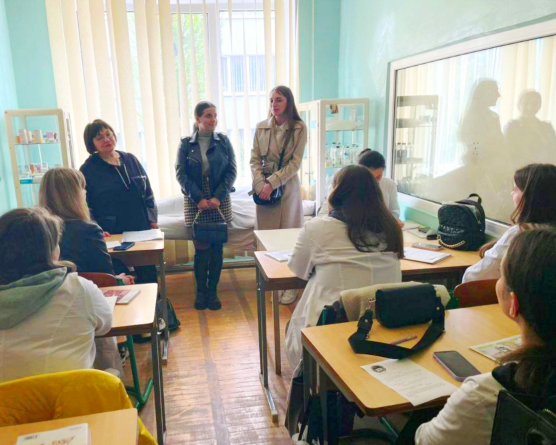 Студенти хіміко-біологічного факультету відповідають на запитання 